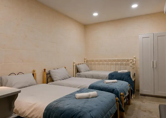 Valley Mist Nb 1 Gozo - Happy