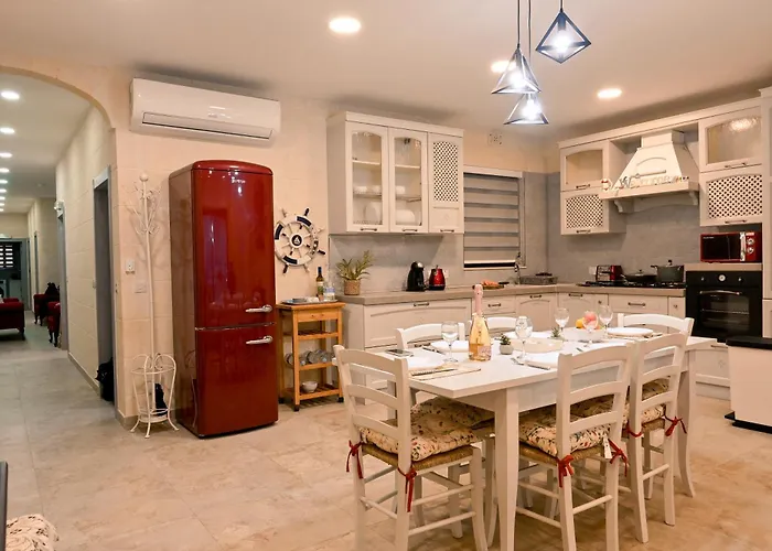 Valley Mist Nb 1 Gozo - Happy Xlendi