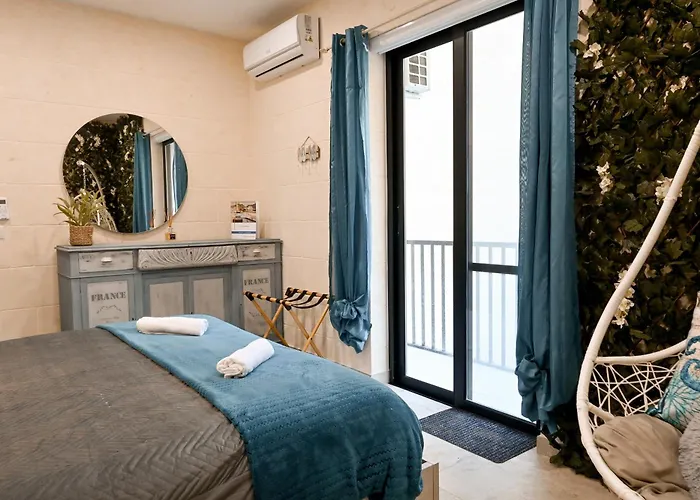 Valley Mist Nb 1 Gozo - Happy Xlendi